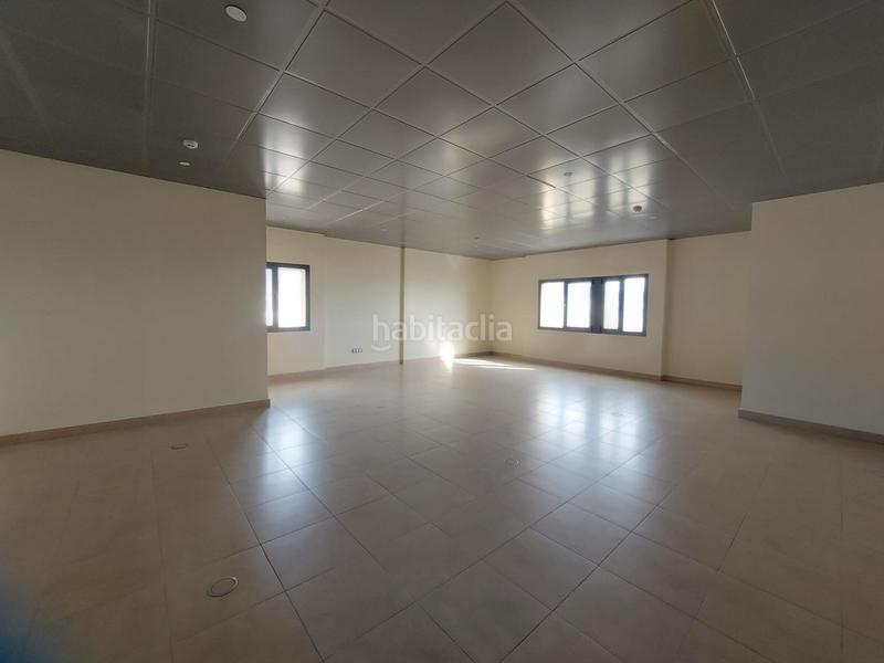 Foto 7ab4493a-aea8-49eb-ba19-751c6b5f2e6f. Oficina amb aparcament a Almerimar Ejido (El)