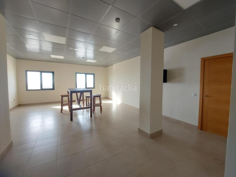 Foto d305100a-8f8c-407f-8125-98d2bcbb966c. Oficina amb aparcament a Almerimar Ejido (El)