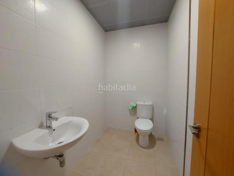 Foto f7746fed-3823-4958-aeae-6e5227116110. Oficina amb aparcament a Almerimar Ejido (El)