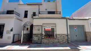 Casa a Albondón. Dúplex en venta en albondon con piscina comunitaria