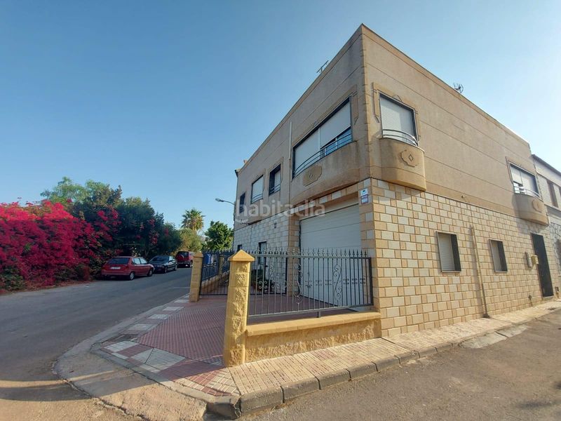 Foto 546c0236-7cfd-4795-b0ed-a702fcb51600. Casa amb aparcament a Adra