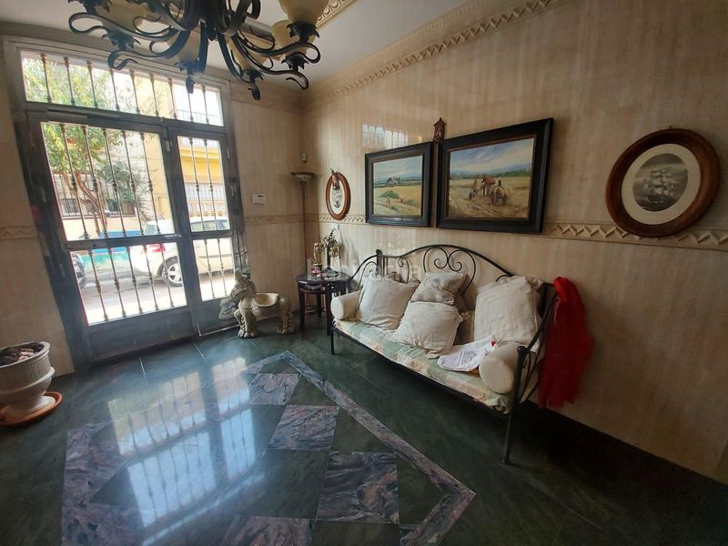 Foto c6c78e0a-803e-41a1-bec3-9e0923869b83. Casa amb aparcament a Adra