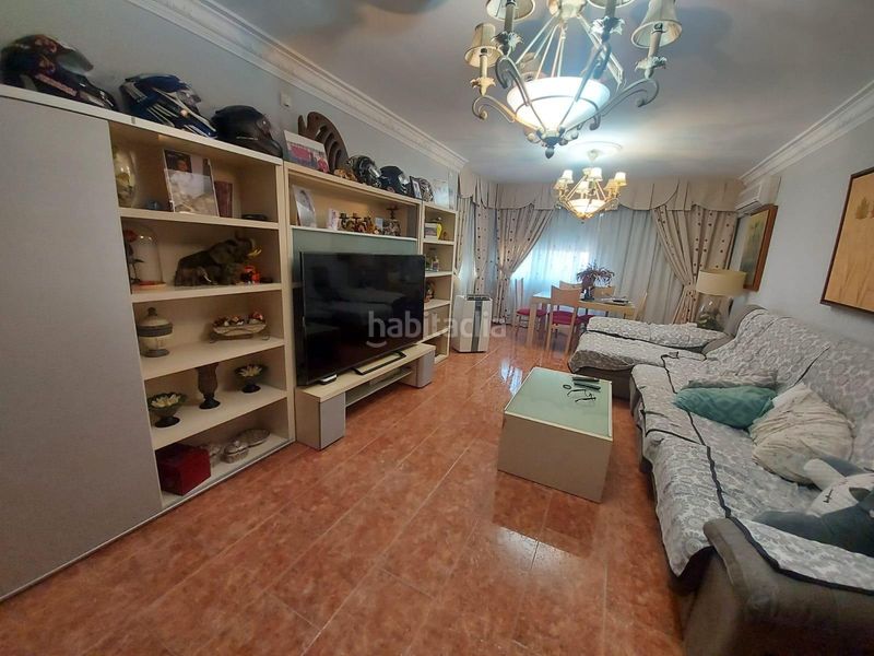 Foto f938fbf9-0728-493e-a2d0-91ac6a19b53a. Casa amb aparcament a Adra