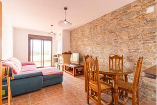 Pis a Alcolea. Piso de 2 dormitorios en venta en alcolea con garaje y trastero