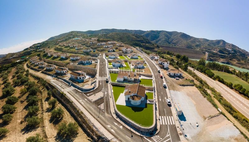 Foto bf9f4086-2120-4d18-b8ef-aab8ca1e18c9. Xalet amb aparcament a Viñuela