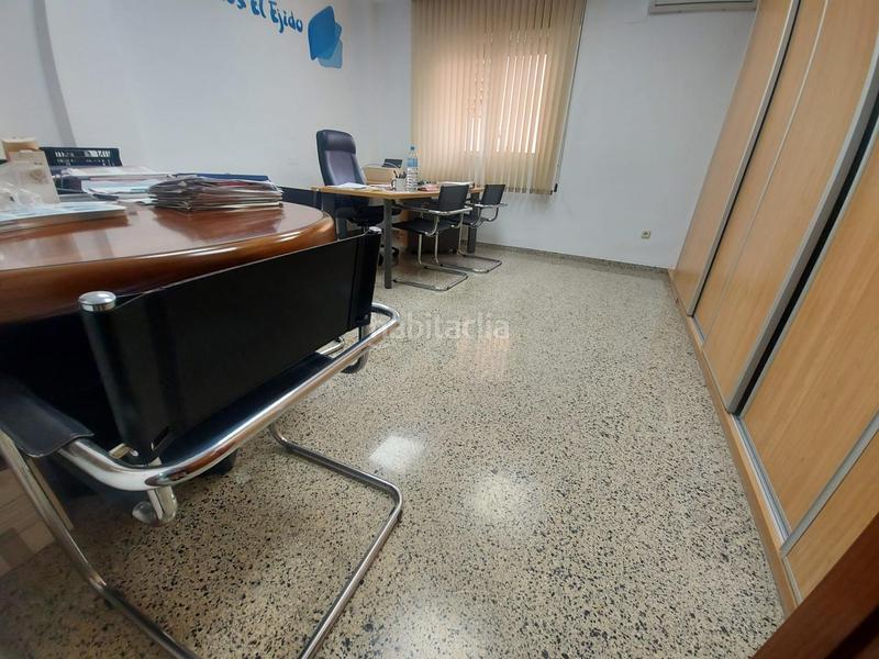 Foto ced3ccc9-99b5-47fb-84cf-361bf634980b. Oficina  en el centro de el ejido en Ejido centro Ejido (El)