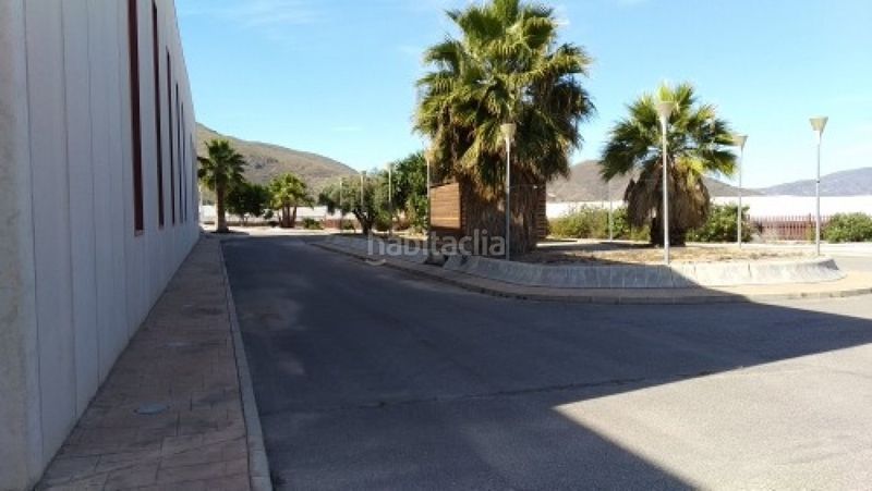Foto c14e26f5-5c4b-4400-b427-05fd366b4c27. Nau industrial a Berja