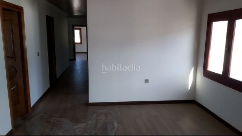 Foto c7215af7-c7ec-4a7d-b636-ecef340dc193. Nau industrial a Berja