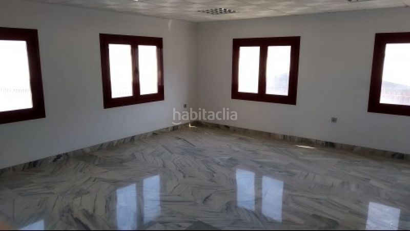 Foto e5c4db38-a610-4caa-b122-6a284cd809bd. Nau industrial a Berja