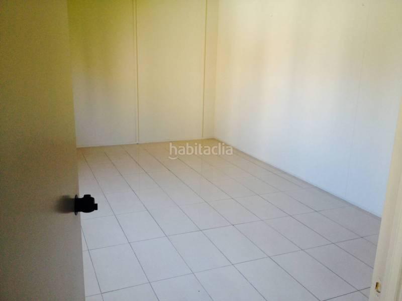 Foto b3041bc9-aeeb-47fa-8f1c-961a1e2aad7c. Büro mit heizung parking in Ejido centro Ejido (El)