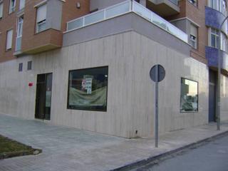 Local commercial à Plaza de la Luz. Local comercial de nueva construcci?n en venta
