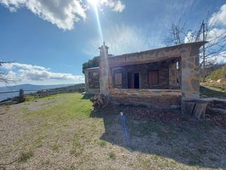 Masia a Nevada. Cortijo con terreno en venta en laroles en el parque natural de