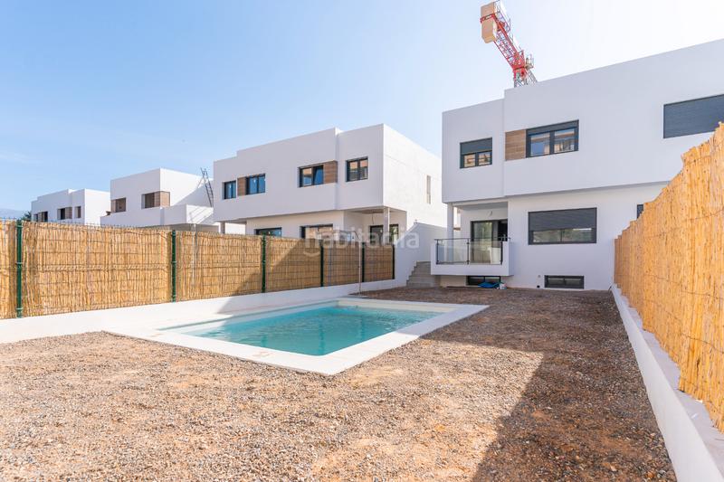 Foto 502ce882-5557-4470-85d0-b40469ae1f6e. Chalet 252m<sup>2</sup> en calle virazon 28 en Almerimar Ejido (El)