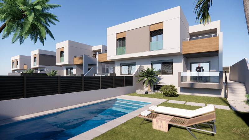 Foto 50cfecc2-44b8-4a8a-b79d-1ff89278ec0b. Chalet 252m<sup>2</sup> in calle virazon 28 in Almerimar Ejido (El)