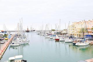 Pis a Almerimar. Piso de 4 dormitorios en venta en el puerto de almerimar con vis
