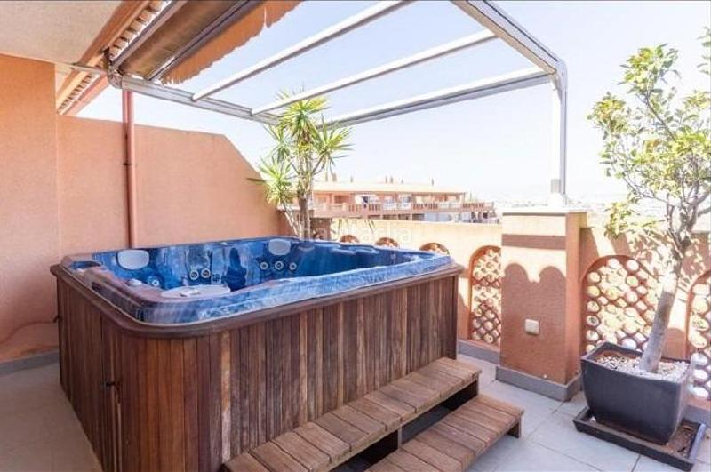 Foto a564b0ee-a852-41b9-a6e3-c8c735ca6c9d. Affitto attico con parcheggio piscina in Almerimar Ejido (El)