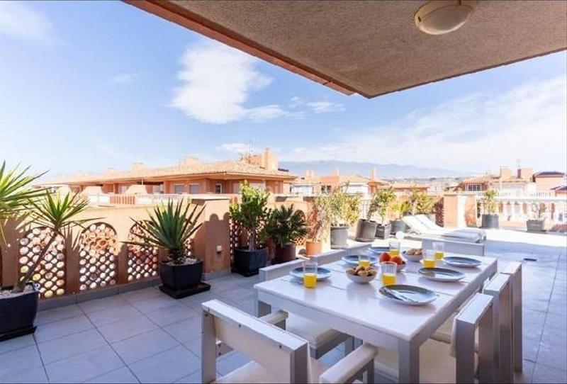 Foto 8f9f7011-1879-4ea6-8450-44243c835d76. Rent penthouse with parking pool in Almerimar Ejido (El)
