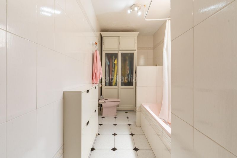 Foto c0527188-8ad1-48f3-b944-997d30d1e5a8. Casa amb aparcament a Berja