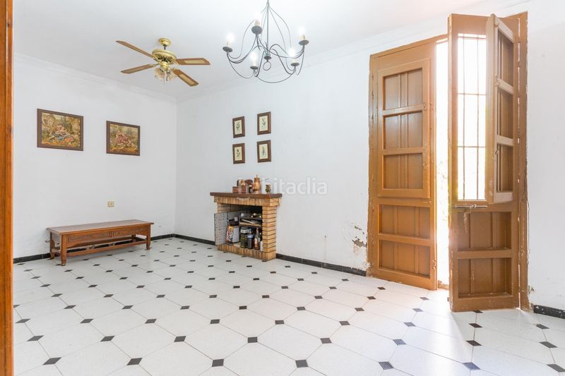 Foto f795ea90-db83-4705-9cc4-529e3040755c. Casa amb aparcament a Berja