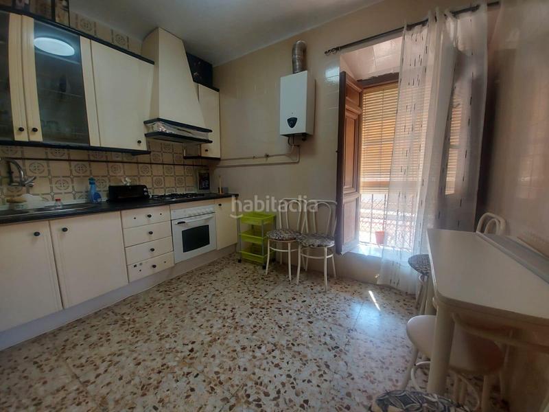 Foto d6bce72e-4aea-4fcd-9dba-ef7db0faa392. Piso  de 4 dormitorios en el centro en Berja
