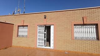 Casa a Adra. Casa en la curva de adra de 4 dormitorios