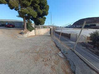 Maison à Berja. Casa, 2 fincas y dos naves en venta en berja