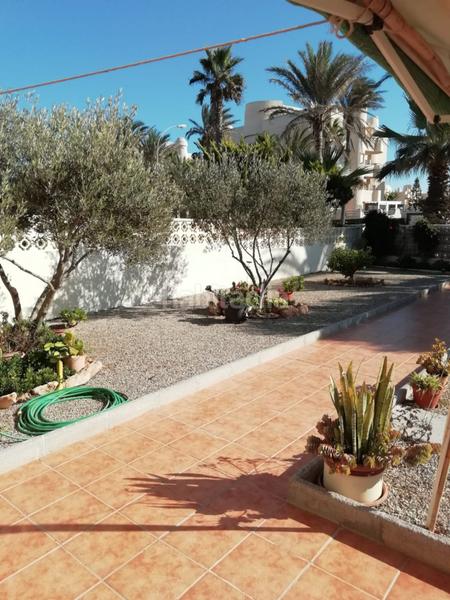 Foto c2848f7b-35e8-4ad0-a6f7-23d0a95ede3b. Chalet magnifico chalet en zona de almerigolf en Almerimar Ejido (El)