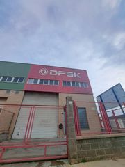 Rent Industrial building in Plaza de la Luz. Nave industrial de nueva construcción en alquiler