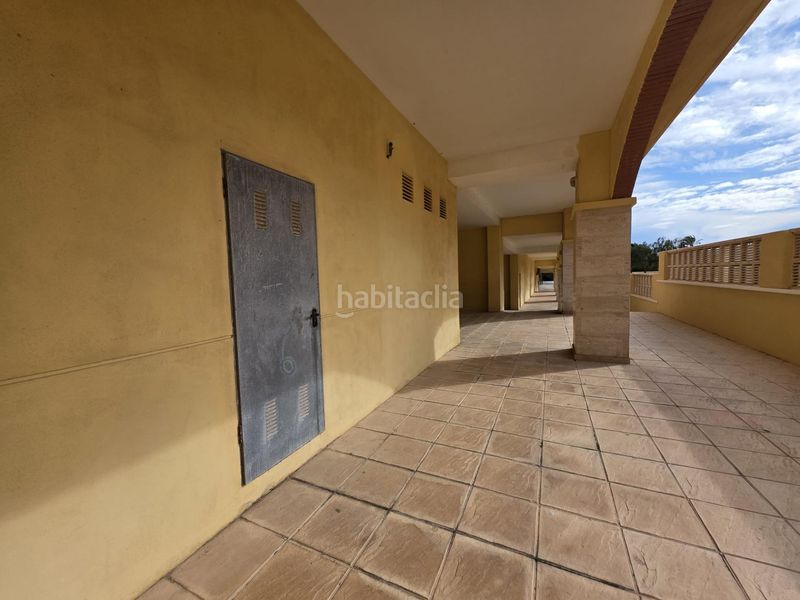 Foto e2b793ef-6686-41fe-a82f-116c38471213. Alquiler local comercial local en basto en aguadulce en Roquetas de Mar