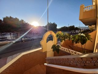 Casa a Aguadulce Sur. Casa con sótano en venta en aguadulce sur