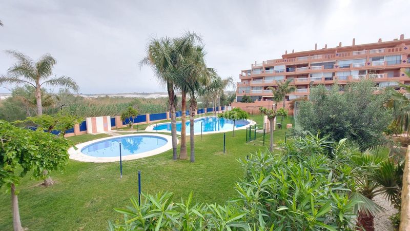 Foto 54dd6373-2be5-4089-888d-9c84c47a99de. Rent flat with pool in Almerimar Ejido (El)