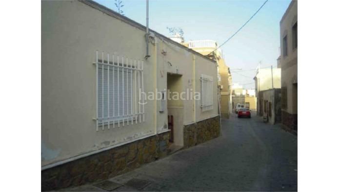 Foto 3dbabdf0-8ab3-4165-9f42-e32691cce54a. Casa a Adra