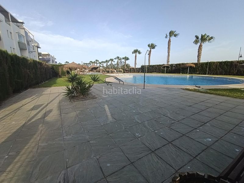 Foto be4aeb1b-354f-4e8d-8402-37a7fdf68ee1. Lloguer pis amb aparcament piscina a Almerimar Ejido (El)