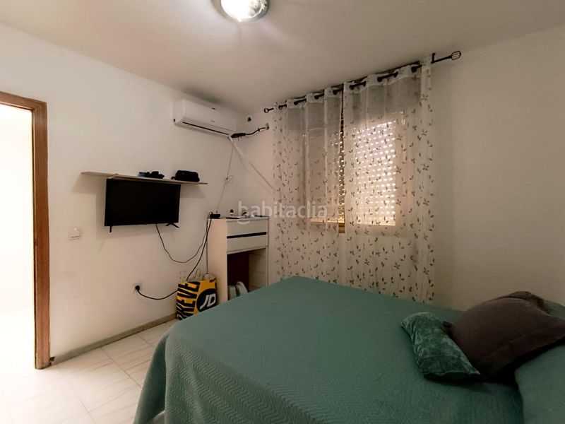 Foto a8728a68-e5e4-4b1d-af55-ba74393c41c0. Casa amb aparcament a La Gangosa Vícar