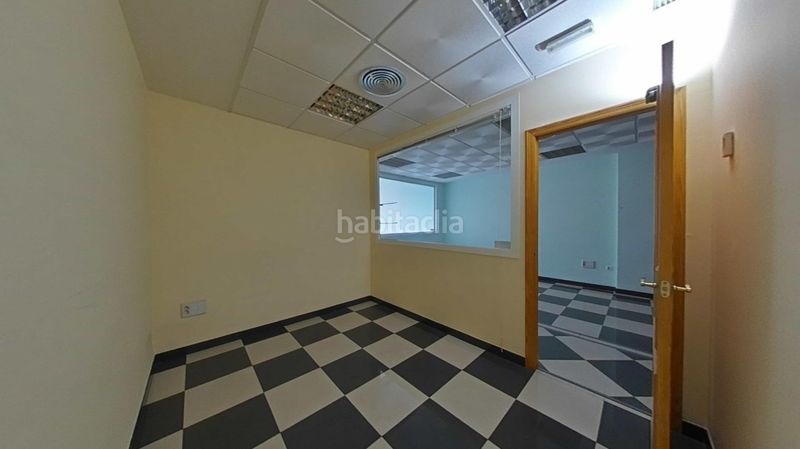 Foto afa50c66-6d45-4d84-b7c0-d622fce506ab. Oficina  en venta en el parador en El Parador de las Hortichuelas Roquetas de Mar