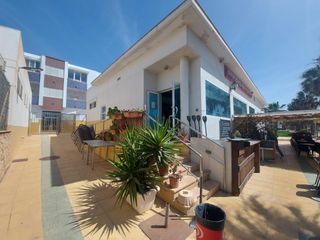 Lloguer Local Comercial a Almerimar. Local comercial en venta en almerimar en 1ª línea de playa