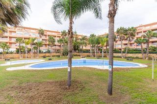 Etagenwohnung in Almerimar. Piso de 3 dormitorios con garaje y trastero en almerimar