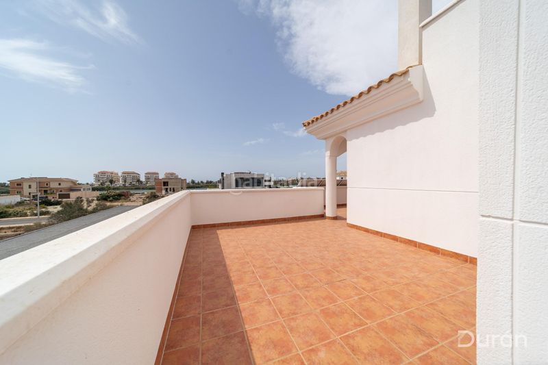 Foto f9744c40-e020-4566-b0fc-e18a7671bedd. Xalet amb aparcament piscina a Almerimar Ejido (El)