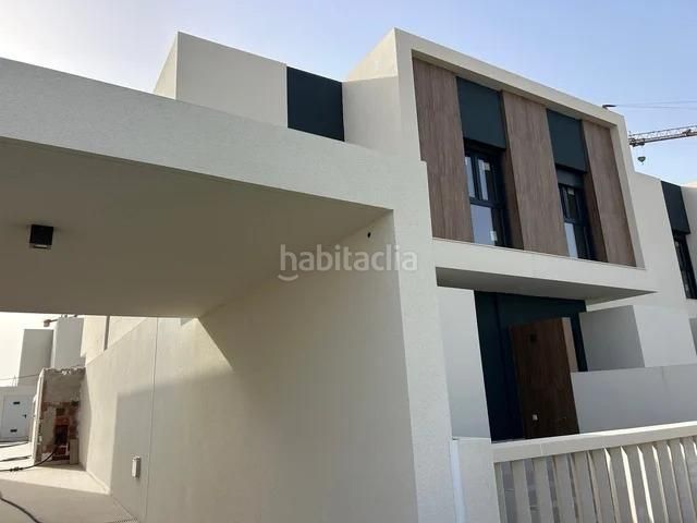 Foto 64244a3a-7e86-4cbc-9880-2ec0baedee25. Lloguer casa amb aparcament piscina a Almerimar Ejido (El)