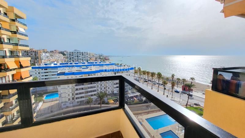 Foto b9cd6d99-5e68-4bce-8e2b-2195efc07c31. Apartamento en avenida antonio machado 142 apartamento duplex primera linea antonio machado en Benalmádena