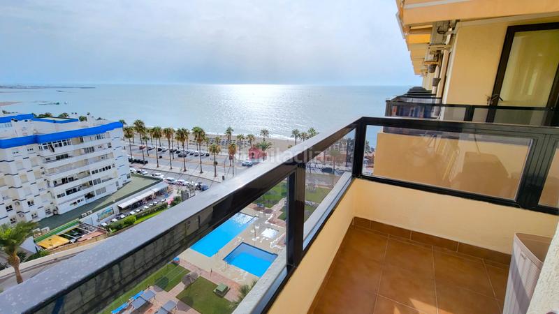 Foto d6b0d457-6502-4b65-8977-b10cdc720f1b. Apartamento en avenida antonio machado 142 apartamento duplex primera linea antonio machado en Benalmádena