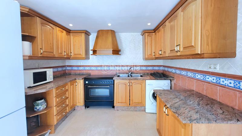 Foto 1258fa25-fda1-4845-9c1d-77251342dd35. Zweistöckige wohnung in calle tamarindos 7 in Puerto Marina Benalmádena