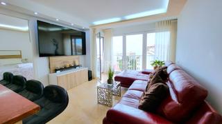 Piccolo appartamento in Avenida de los abedules 12. Apartamento reformado abedules