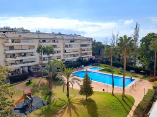 Appartement à Calle bahía 1. Apartamento 3 dormitorios garaje piscina bellavista