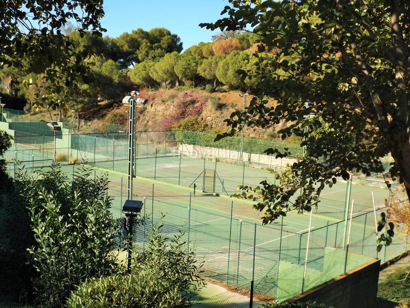 Foto b69d5d6f-b862-4d75-b5e6-915ab33989f6. Zweistöckige wohnung in calle sierra bonela 18 in Benalmádena