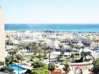 Apartment in Avenida alay 3