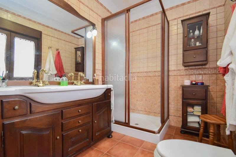 Foto bcc2bf46-d05f-4663-b9ef-e593a077598e. Casa estupenda casa para entrar a vivir de 3 plantas en jerez del marquesado en Jérez del Marquesado