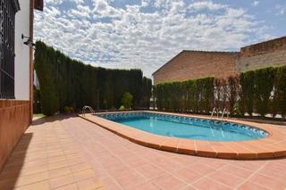Chalet  Fuente salinas (pr). Chalet de 6 dormitorios y nave  en 2 plantas.