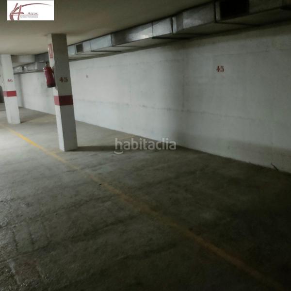 Foto f300a174-06b3-4413-8587-c94c5edb88d3. Alquiler parking coche plaza de aparcamiento para alquilar en Santa Fe