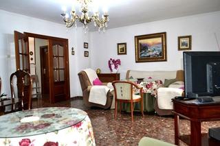 Appartement  Calle alcala. Piso en venta en montefrío, en el centro del pueblo junto a la i